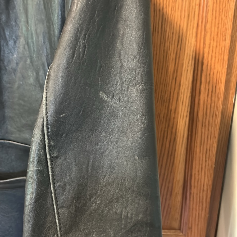 Women's Black Leather Jacket - Picture 5 of 14